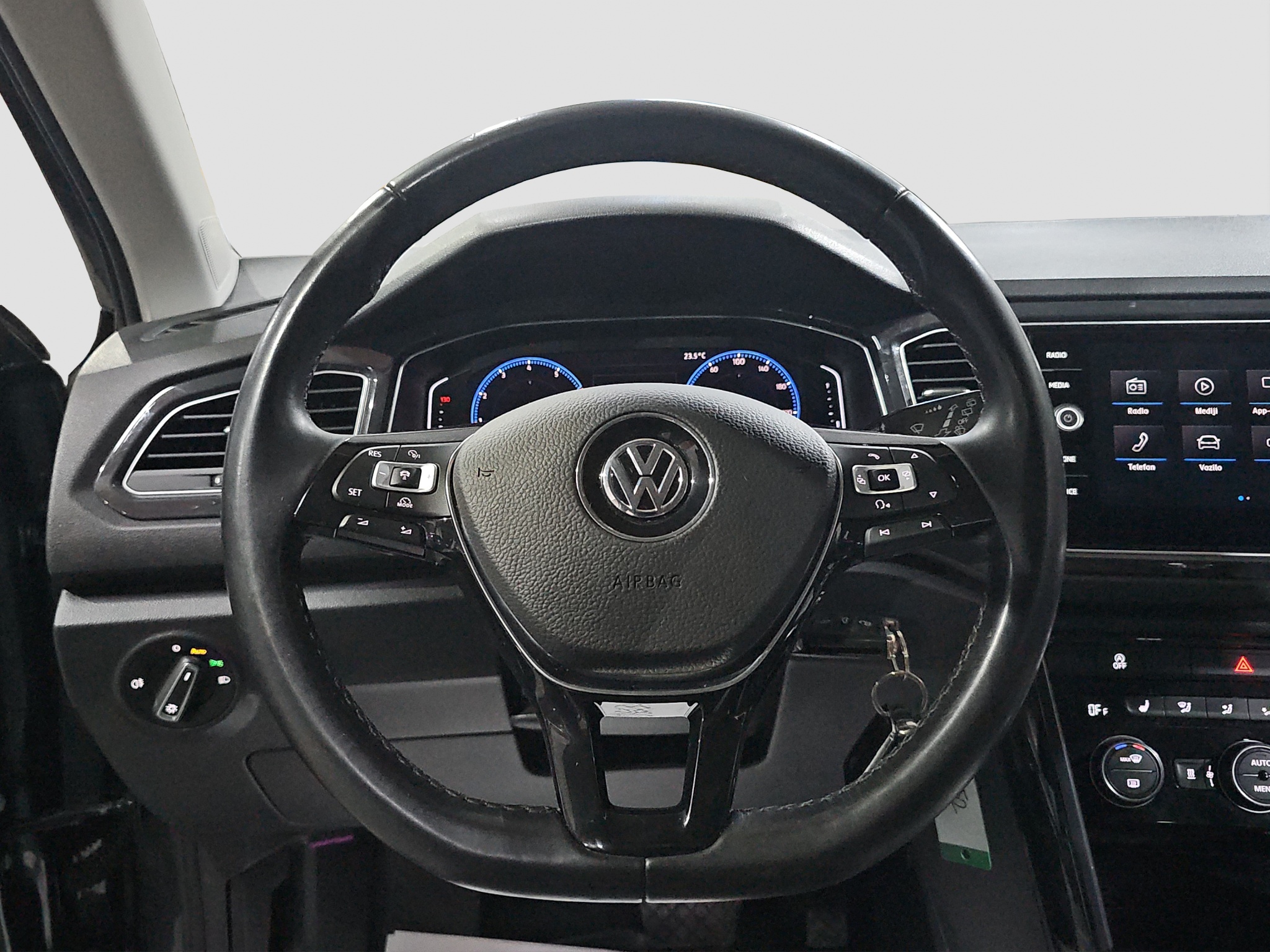 
								Volkswagen T-Roc AUTO/N.O.V/VIRT full									