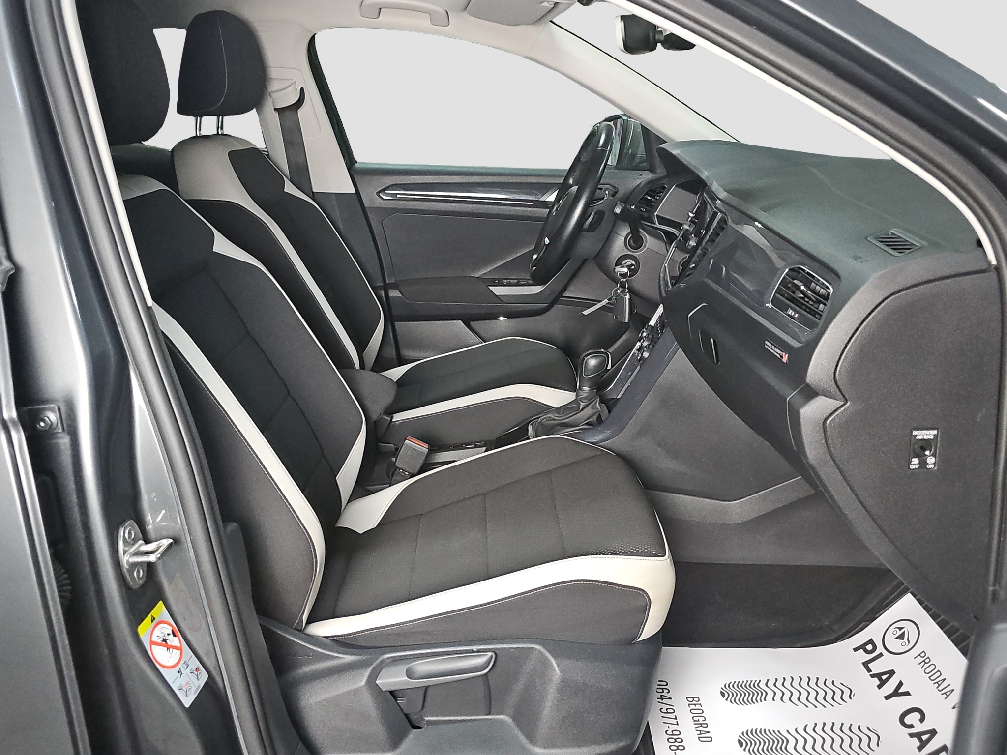 
								Volkswagen T-Roc AUTO/N.O.V/VIRT full									