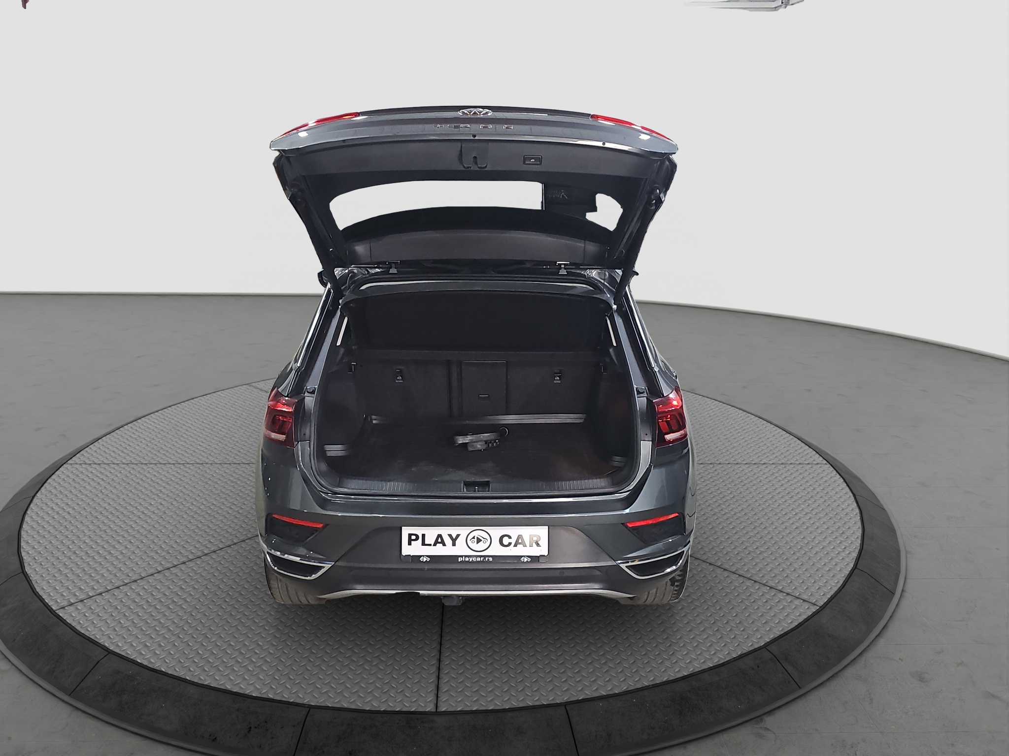 
								Volkswagen T-Roc AUTO/N.O.V/VIRT full									
