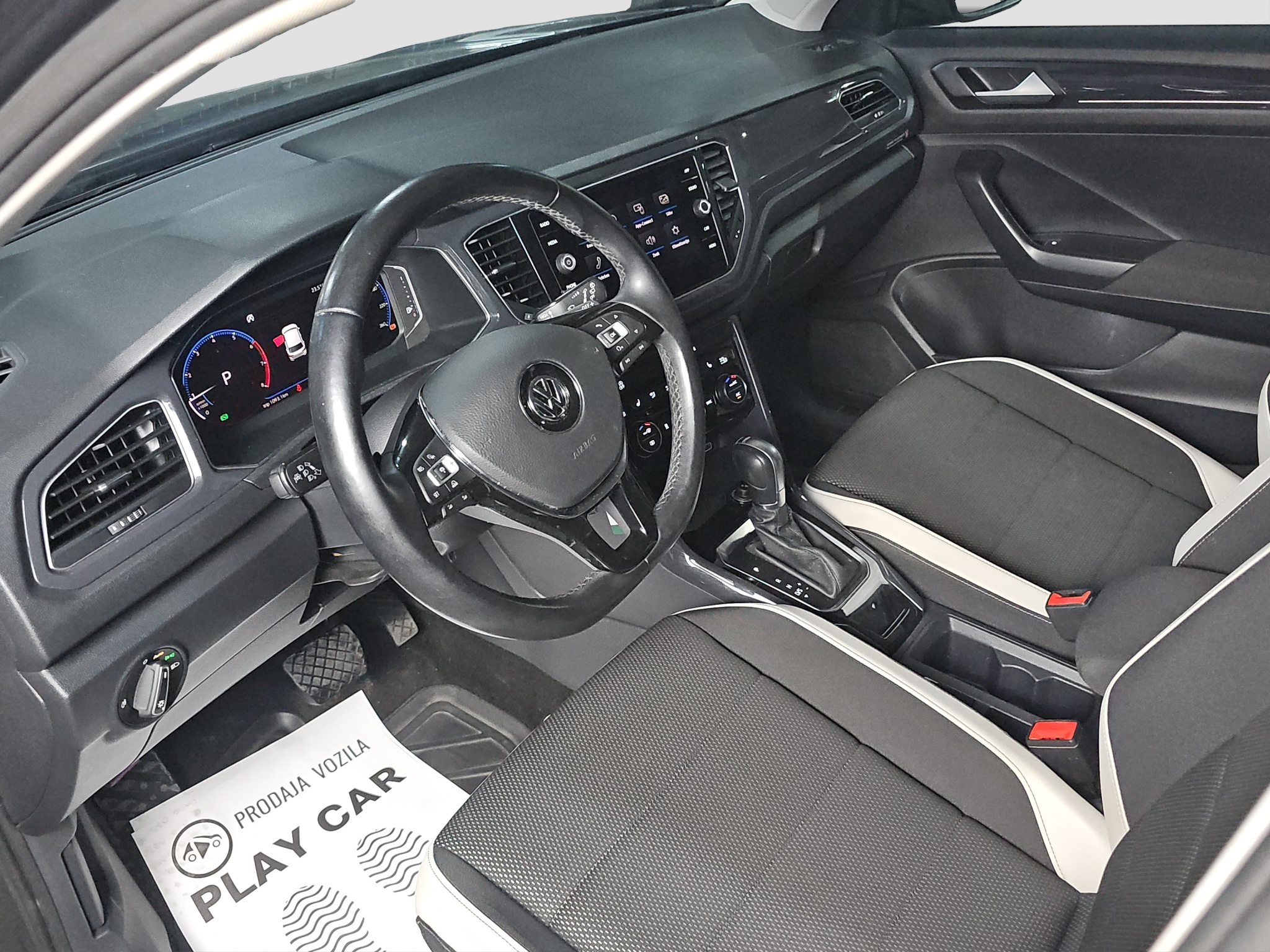 
								Volkswagen T-Roc AUTO/N.O.V/VIRT full									