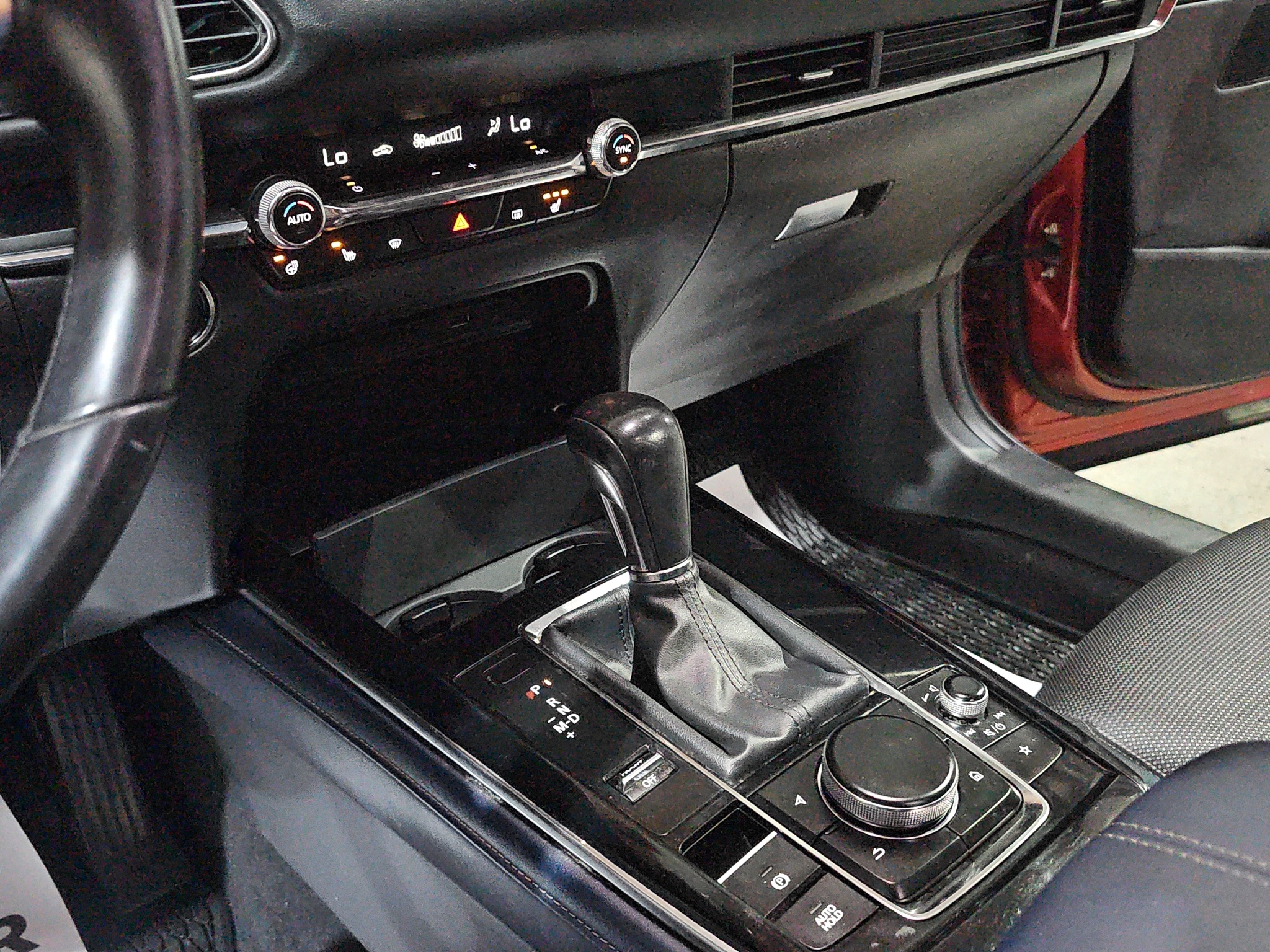 
								Mazda CX-30 MALA.KM/SKYACTIV-X full									