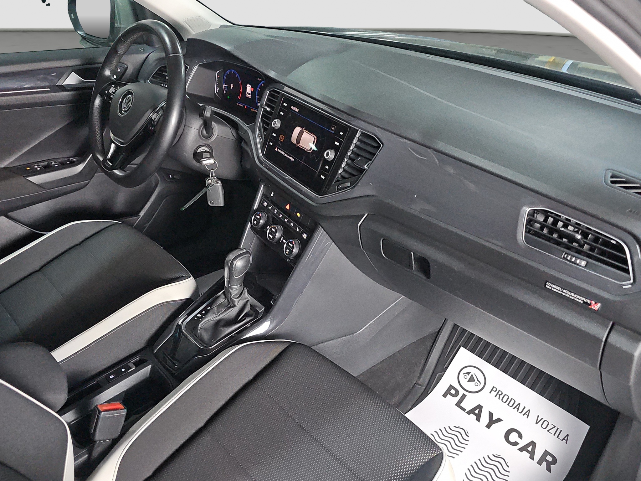 
								Volkswagen T-Roc AUTO/N.O.V/VIRT full									