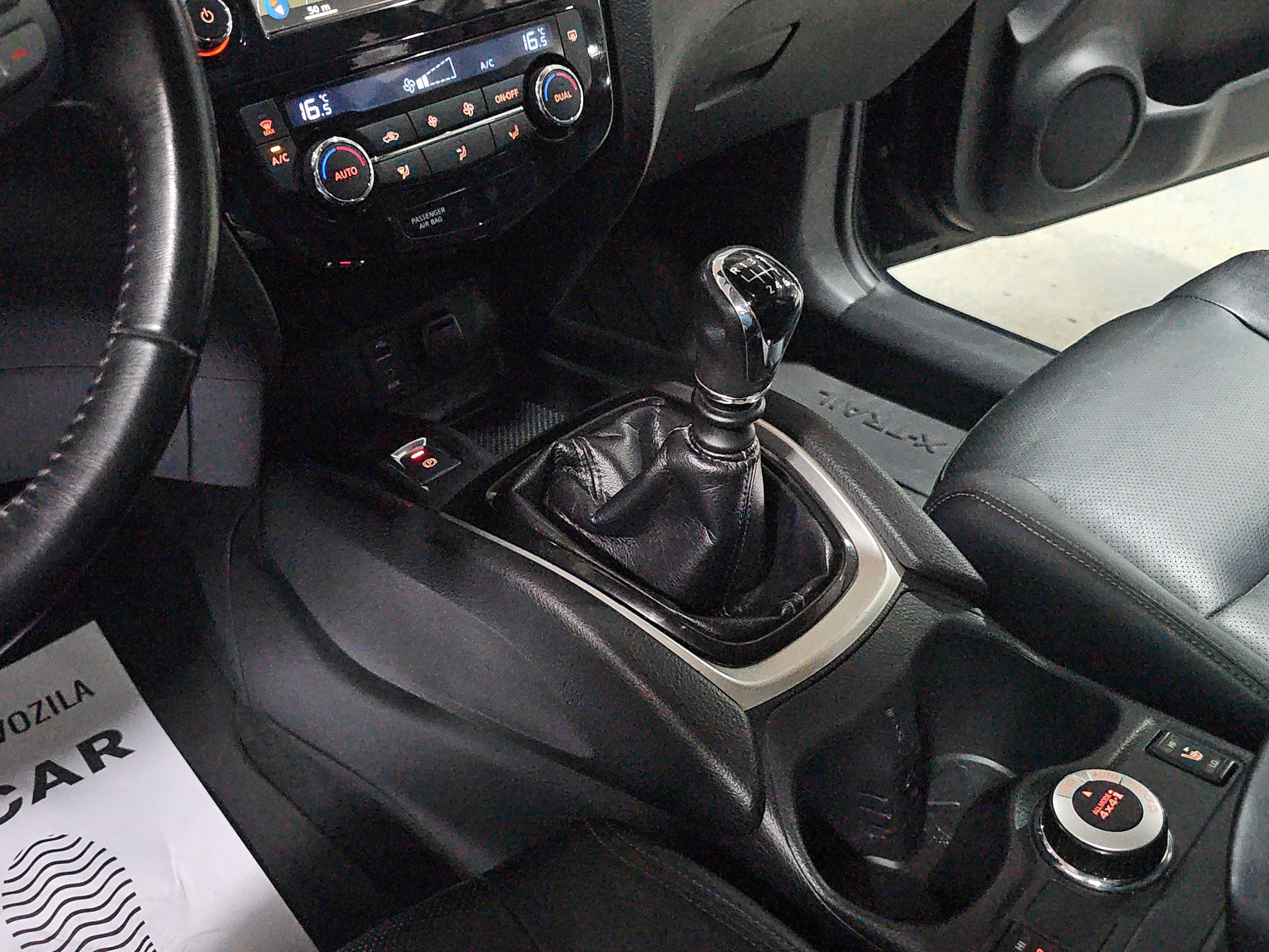 
								Nissan X-Trail 4X4/TEKNA/POK.KROV full									