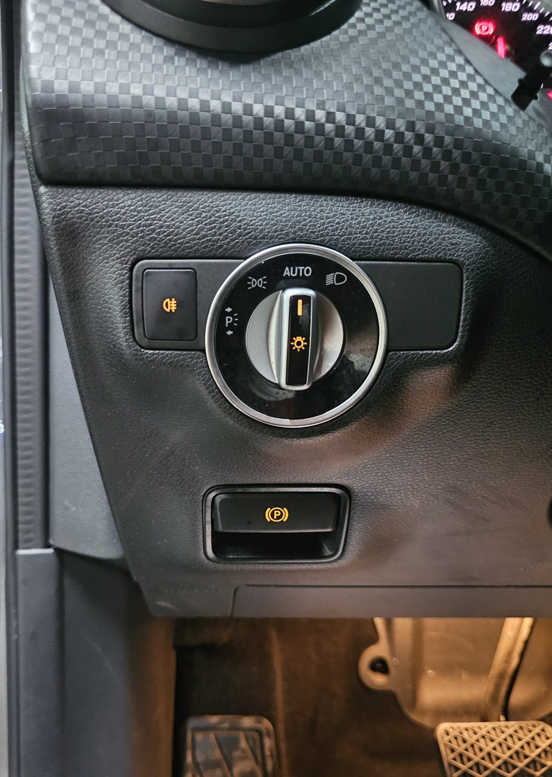 
								Mercedes Benz A 180 AUTO/ODLI.ČAN full									