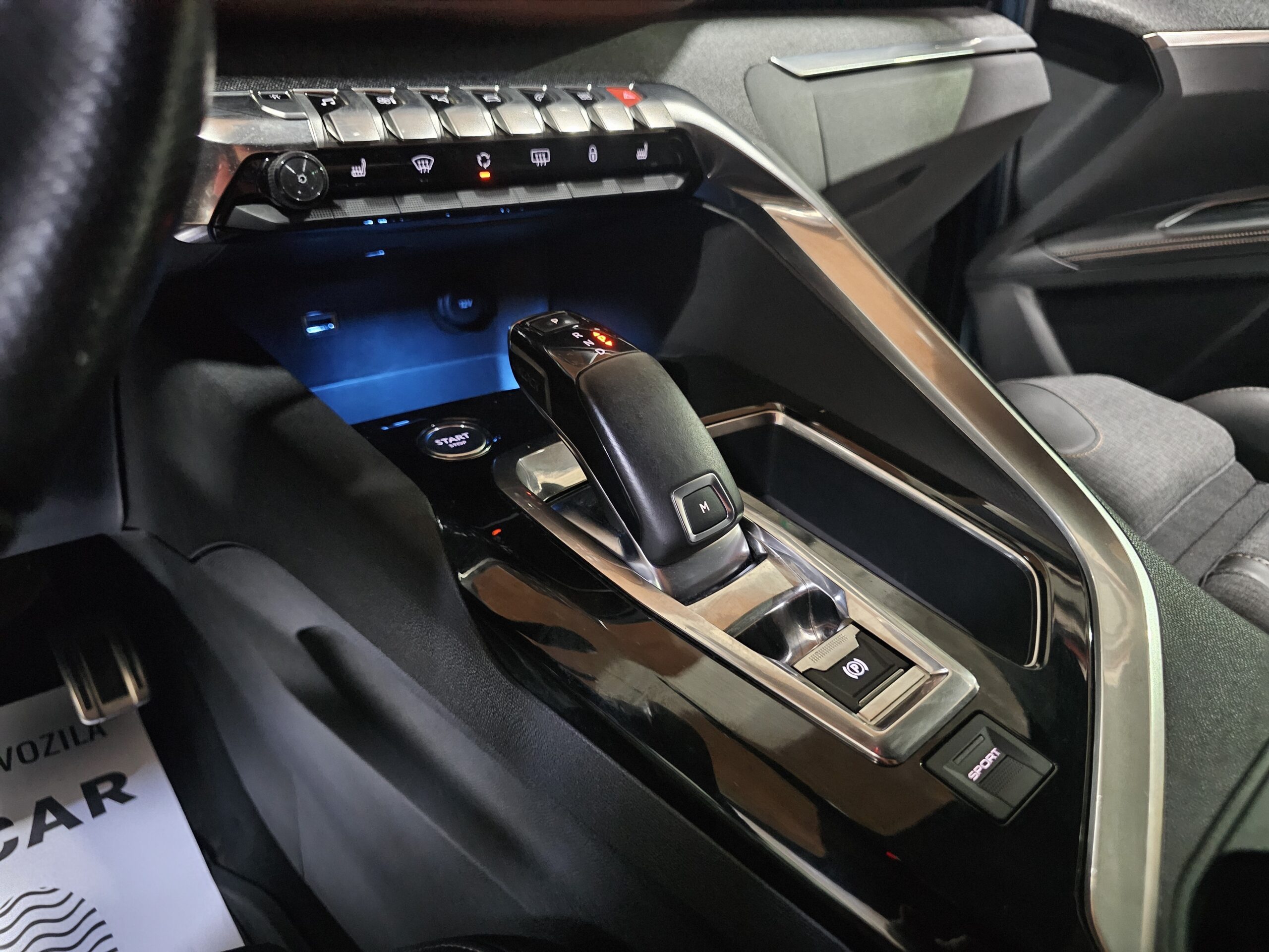 
								Peugeot 5008 GT-line/ODL.IČAN full									