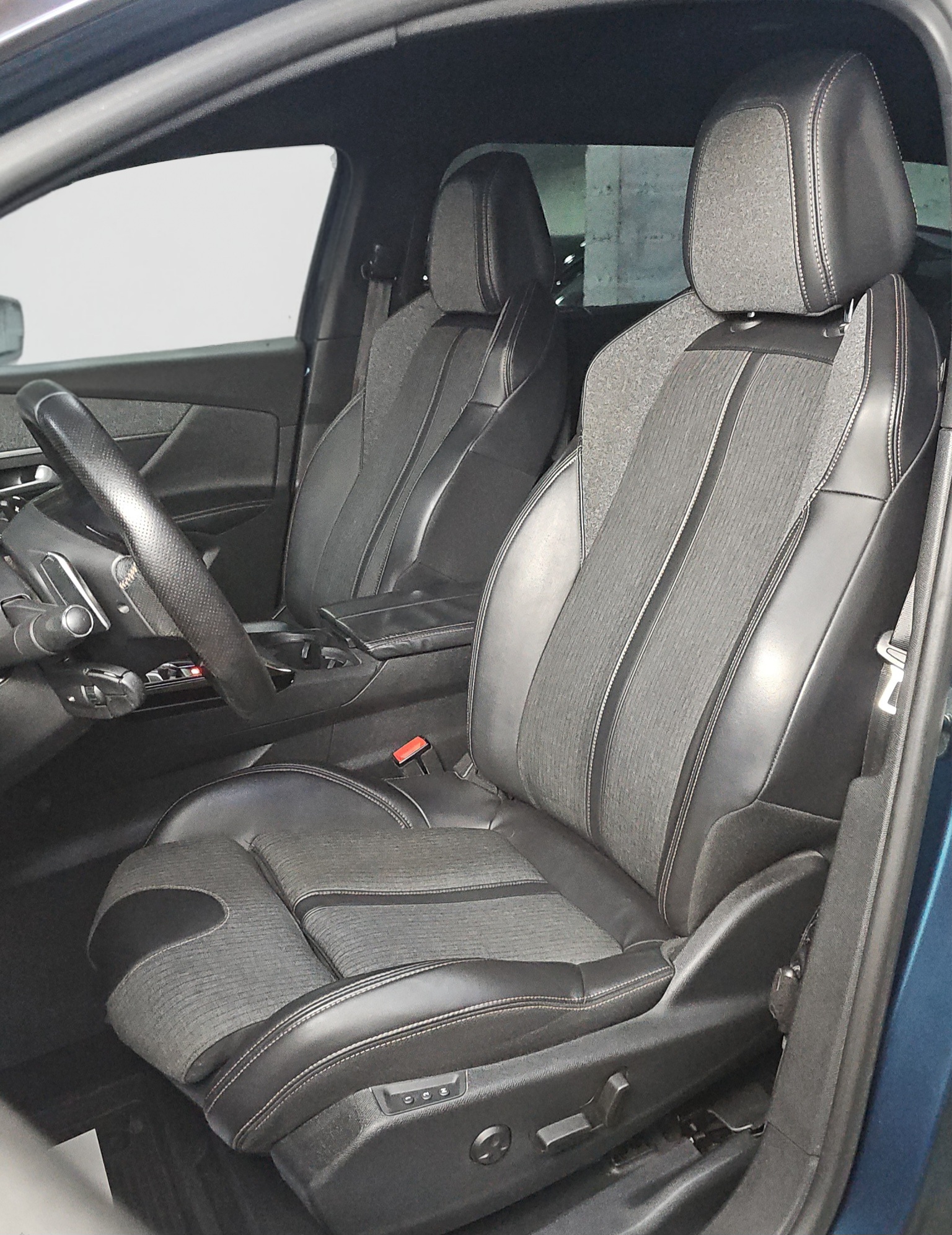 
								Peugeot 5008 GT-line/ODL.IČAN full									