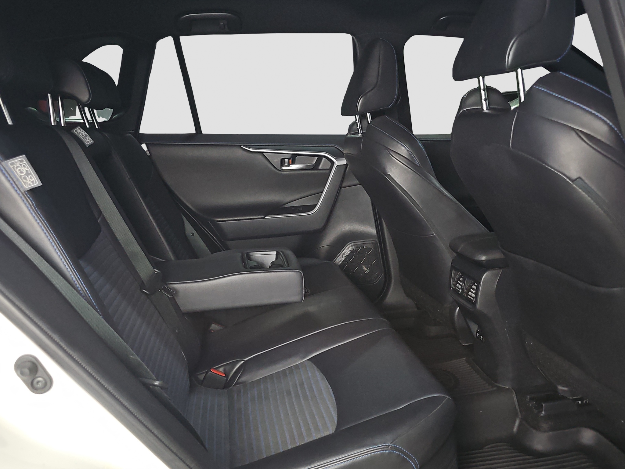 
								Toyota RAV 4 AWD/T.O.P full									