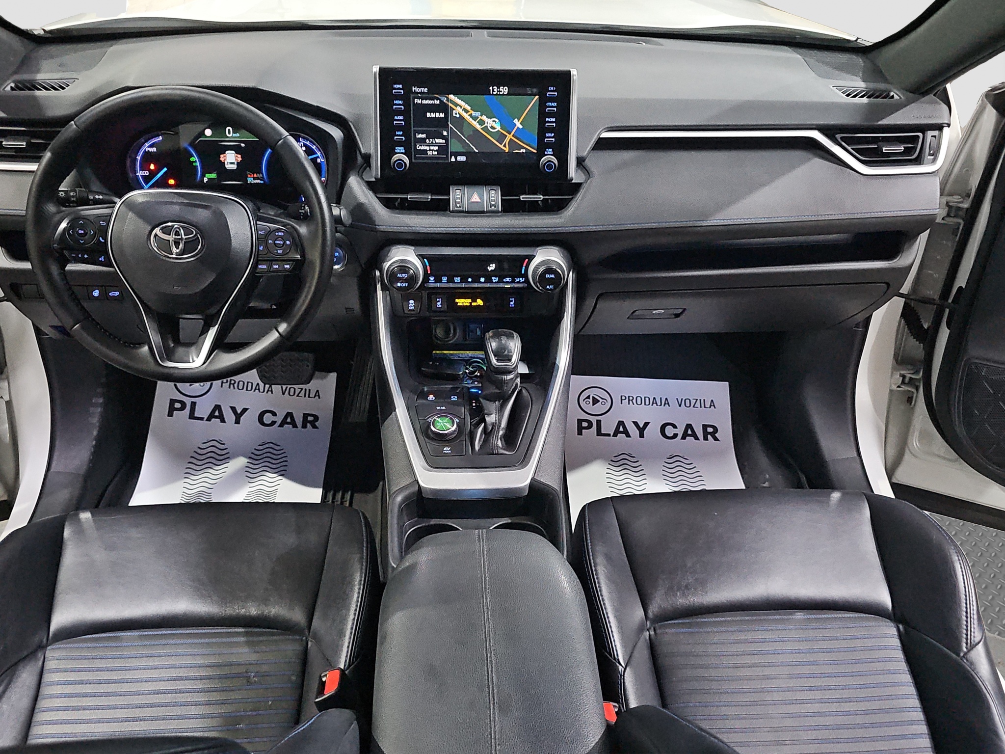 
								Toyota RAV 4 AWD/T.O.P full									