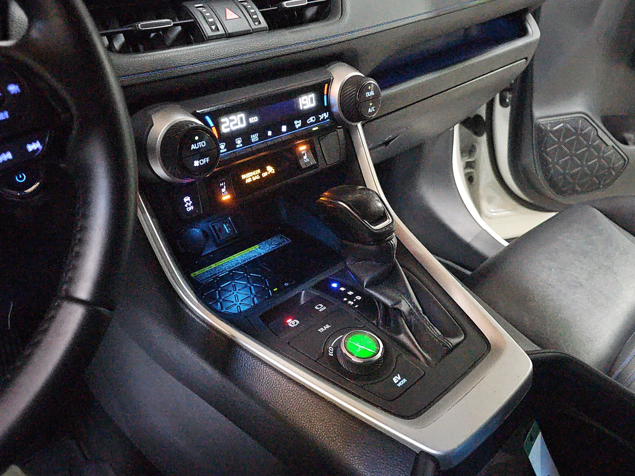
								Toyota RAV 4 AWD/T.O.P full									