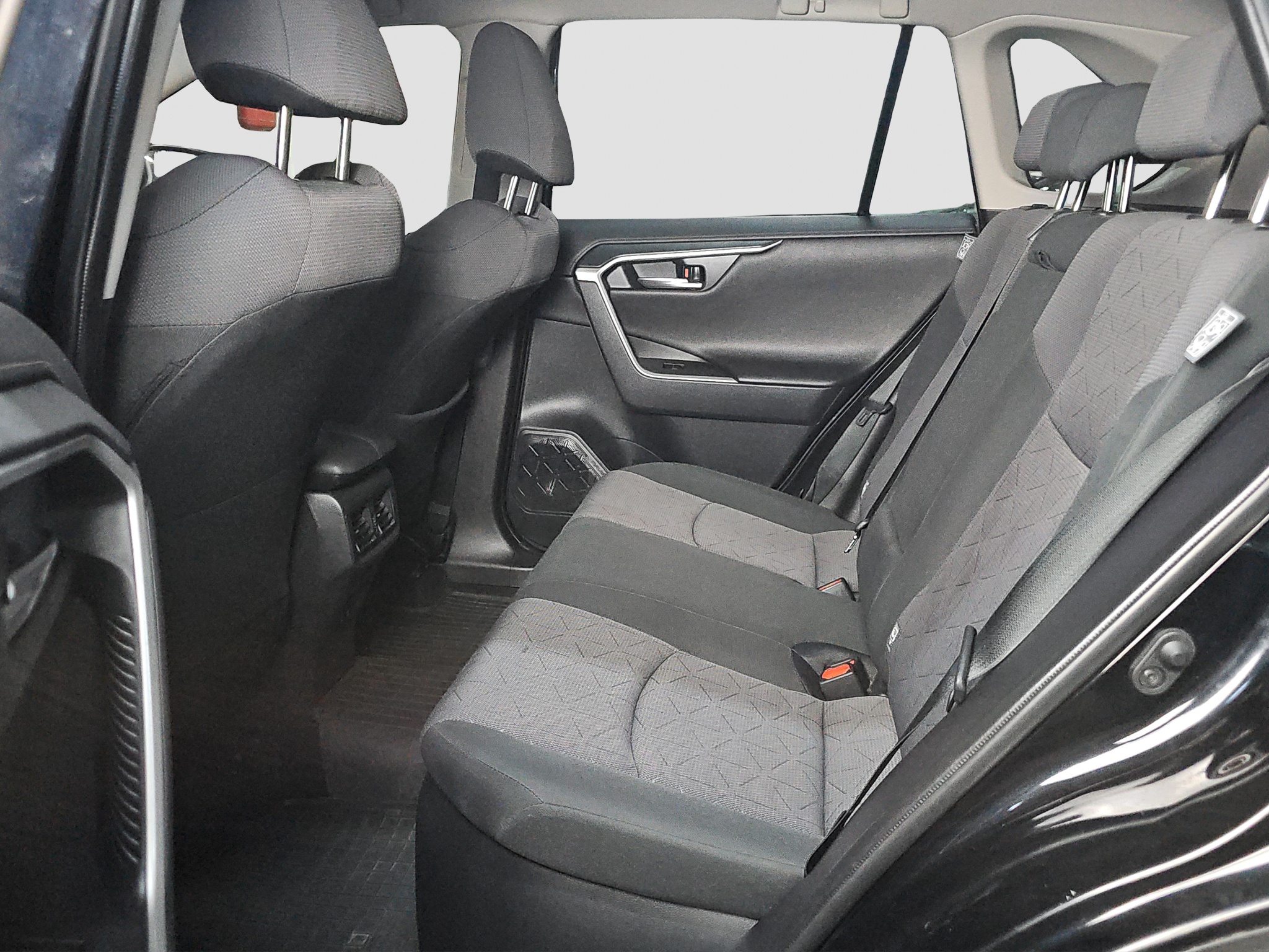 
								Toyota RAV 4 full									