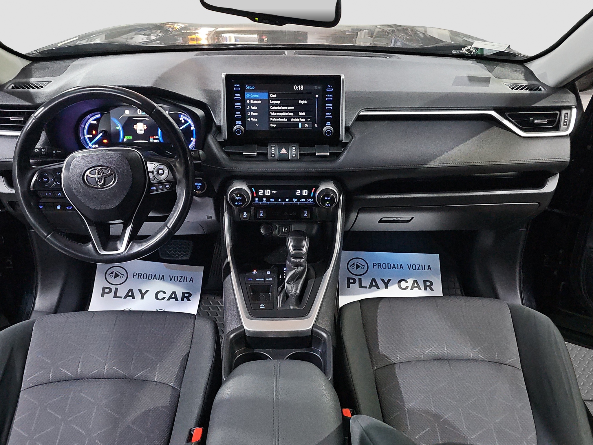 
								Toyota RAV 4 full									