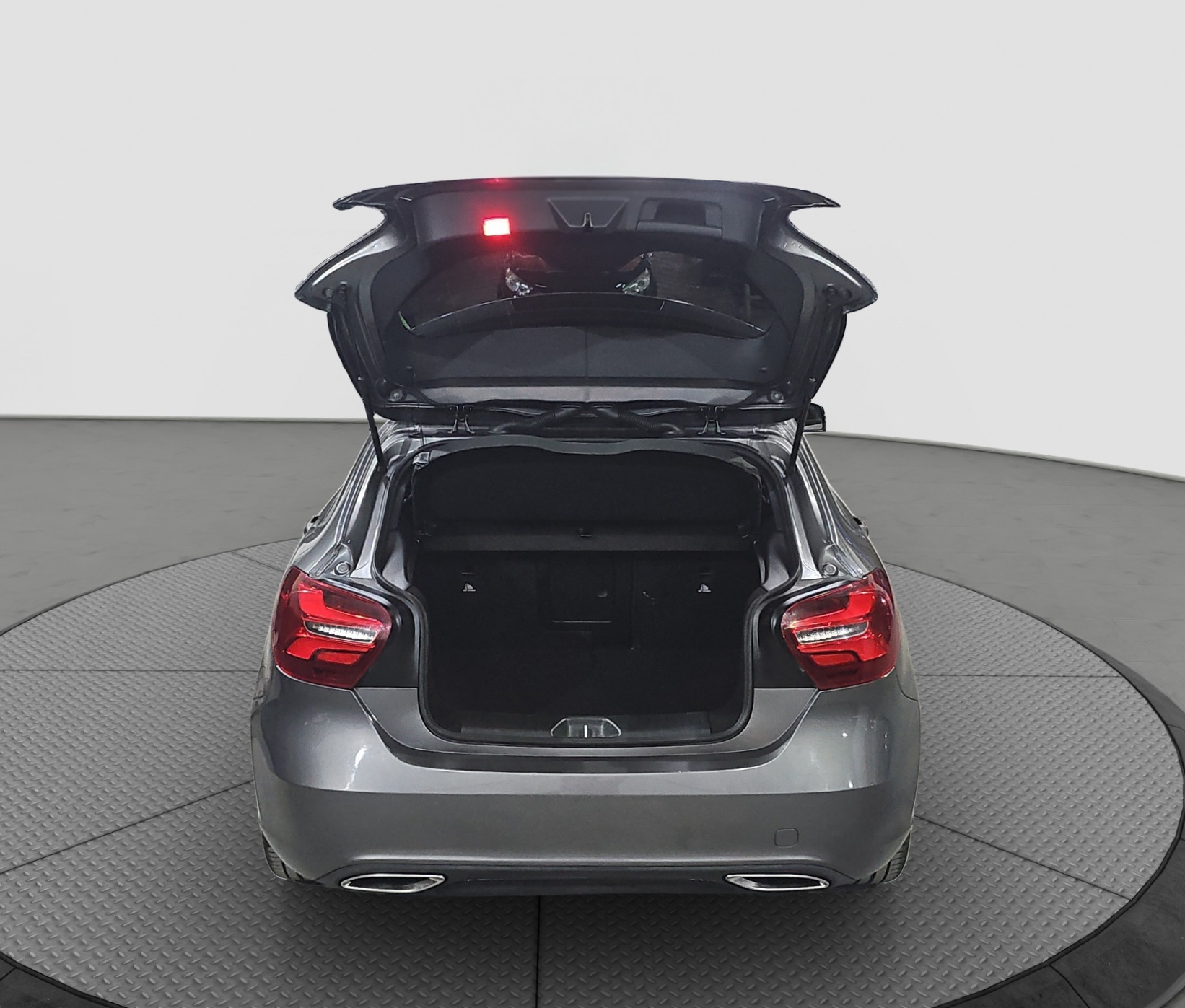 
								Mercedes Benz A 180 AUTO/ODLI.ČAN full									