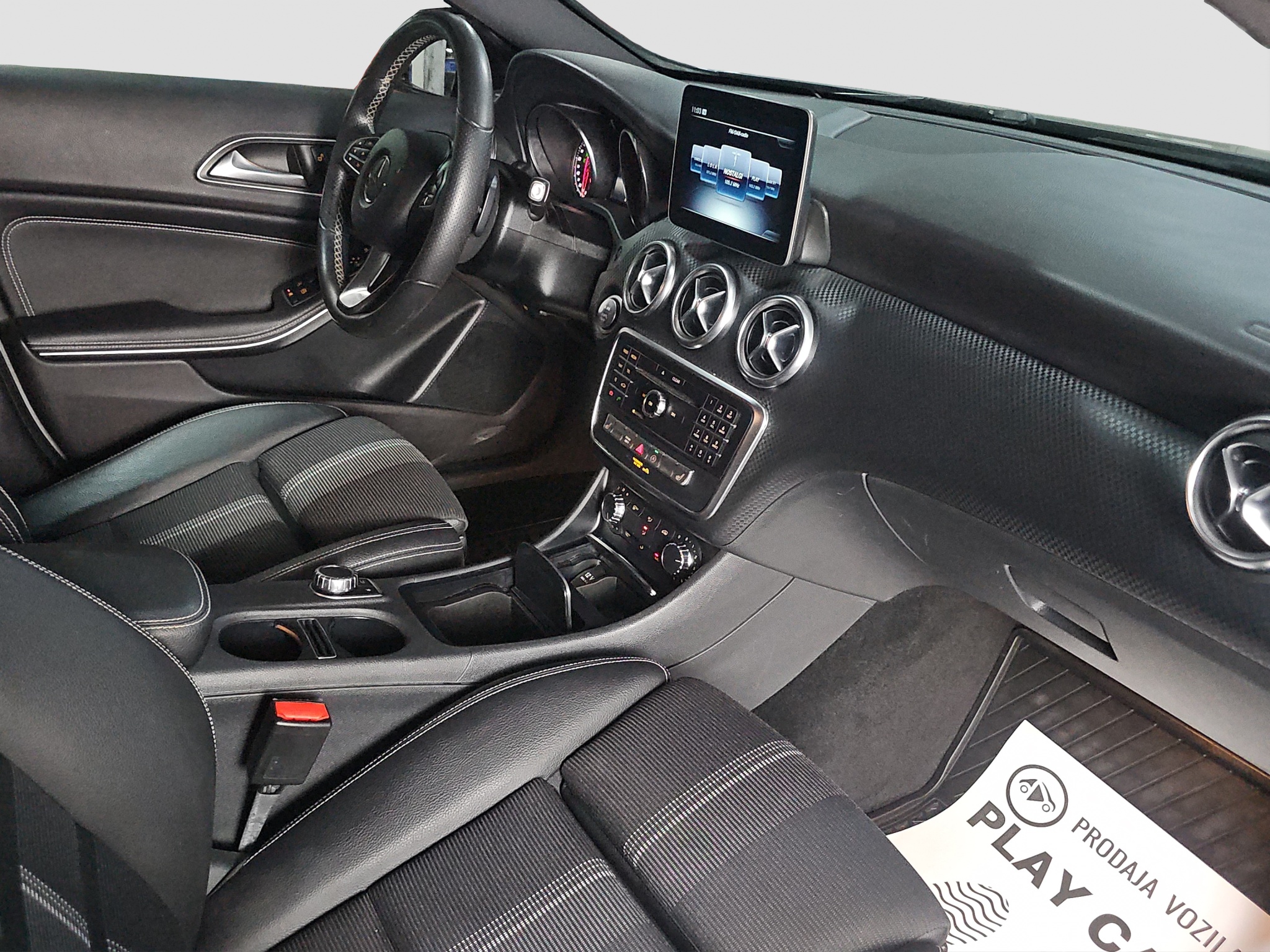 
								Mercedes Benz A 180 AUTO/ODLI.ČAN full									