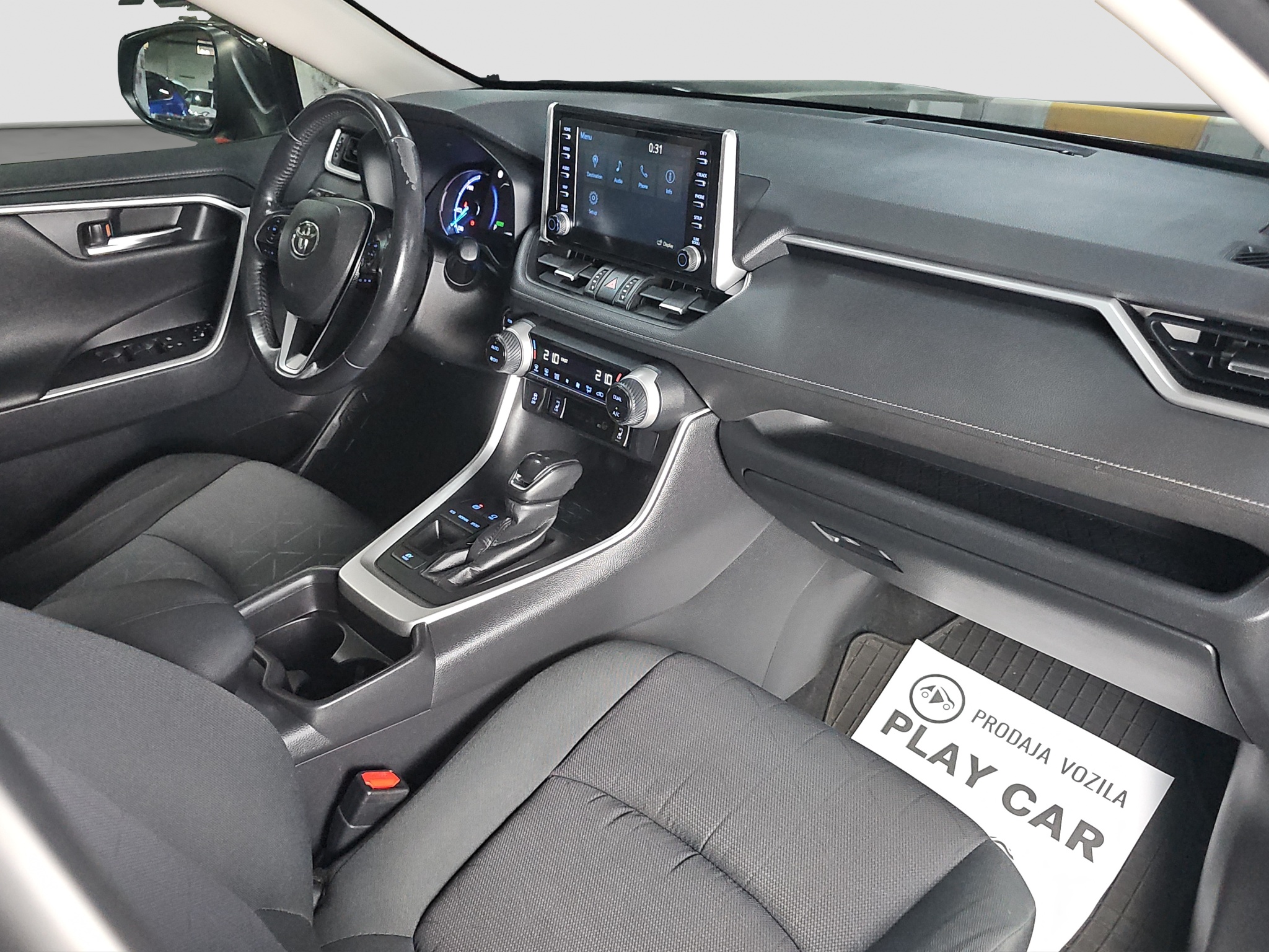 
								Toyota RAV 4 full									