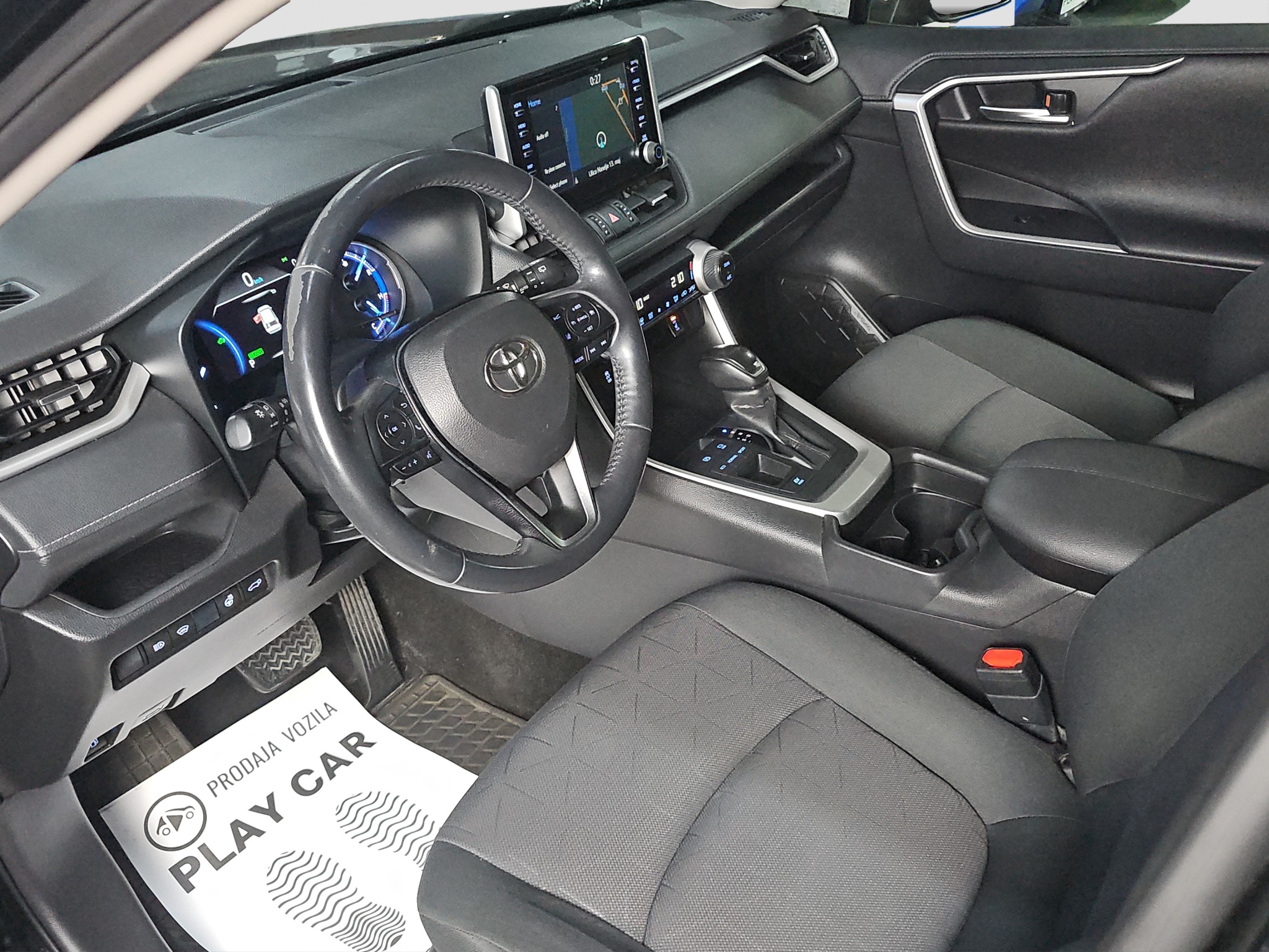 
								Toyota RAV 4 full									