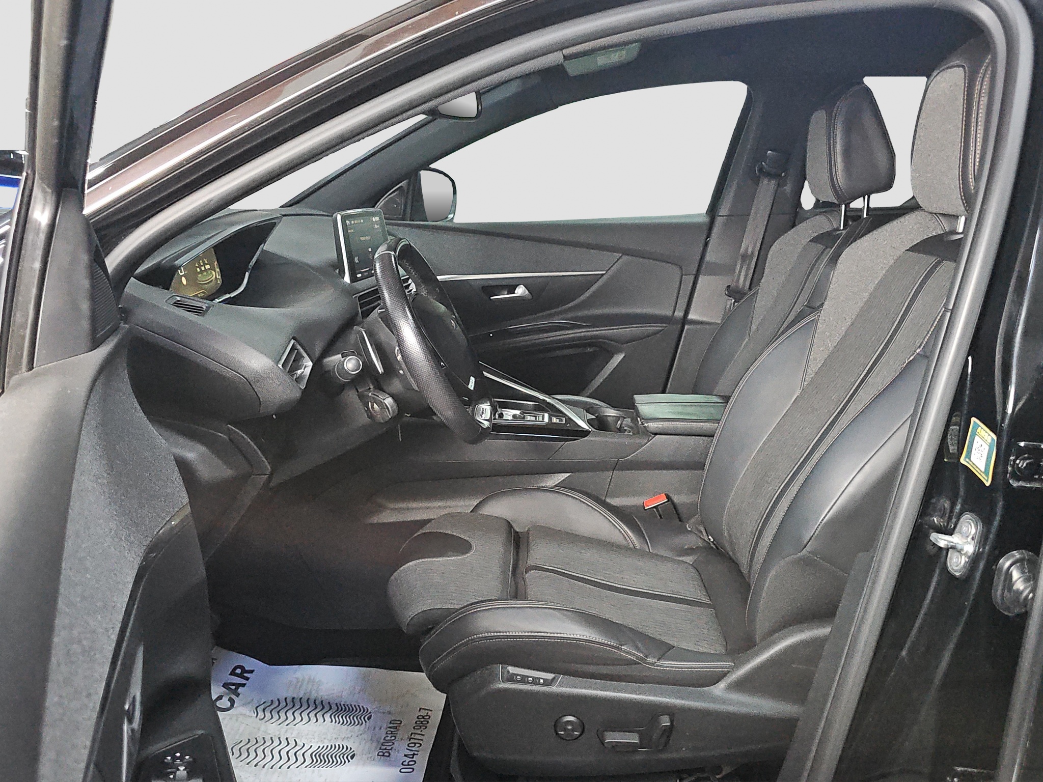 
								Peugeot 5008 1,6HDI/GT-line/7sed full									