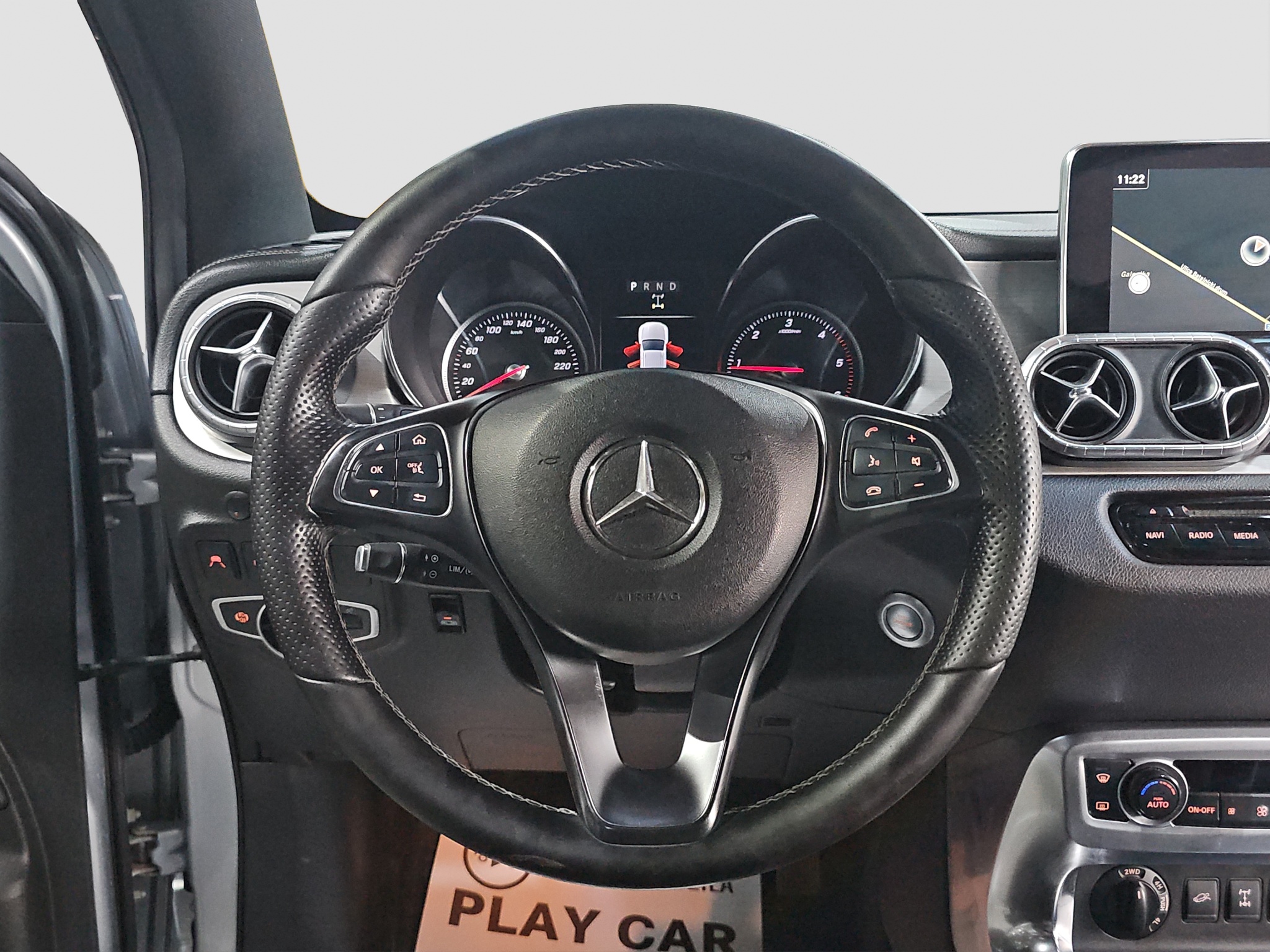 
								Mercedes Benz X klasa full									