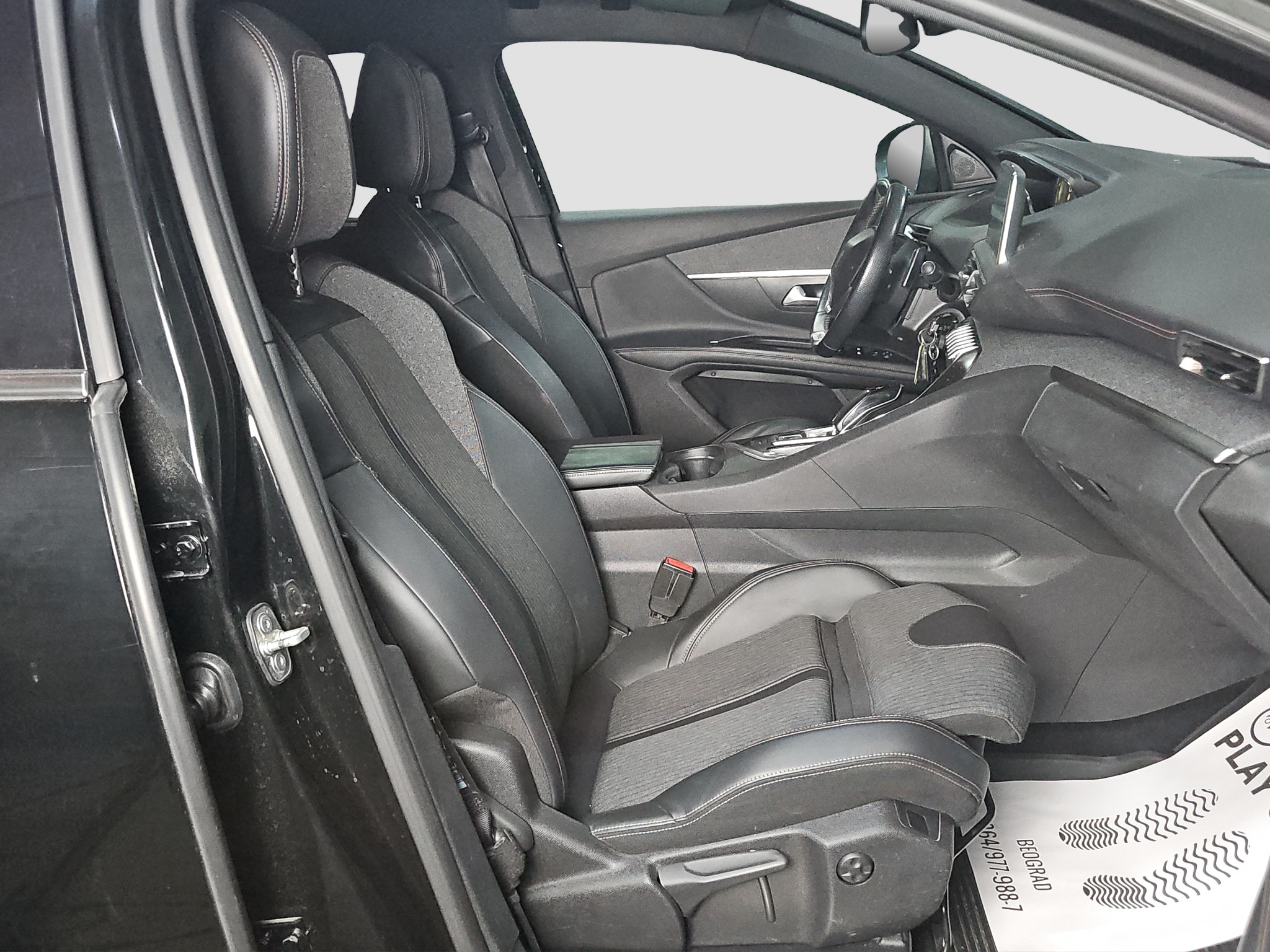 
								Peugeot 5008 1,6HDI/GT-line/7sed full									